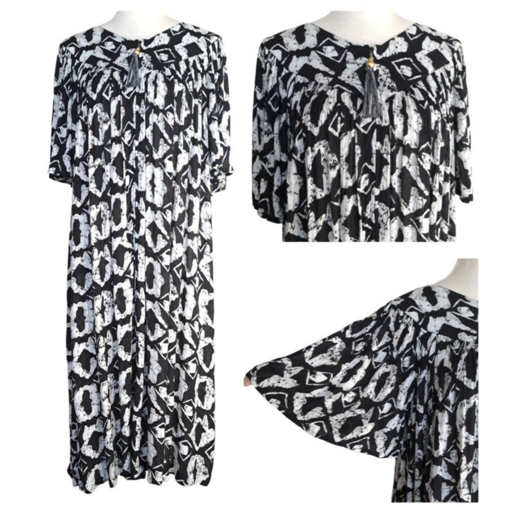 Go Softly Patio Women‎ Size L Rayon Boho Flowy Abstract Black/White Midi Tassel